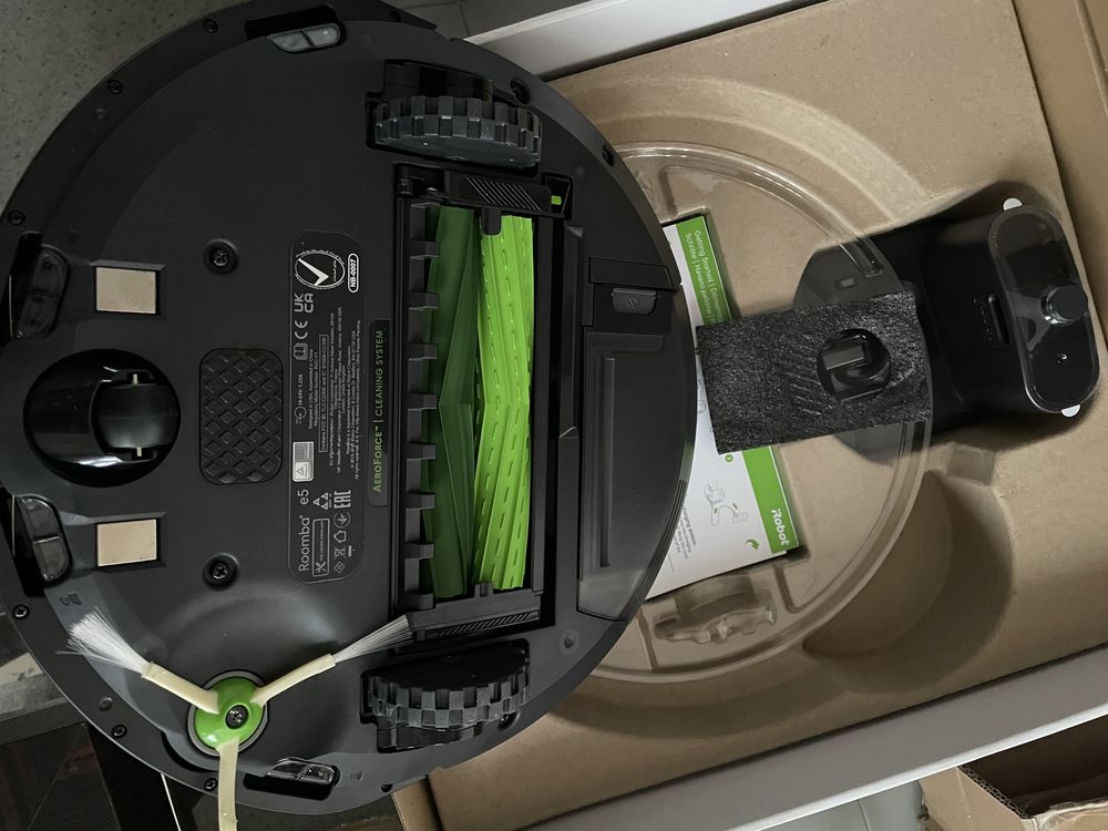 Robot sprzątający IROBOT ROOMBA E5