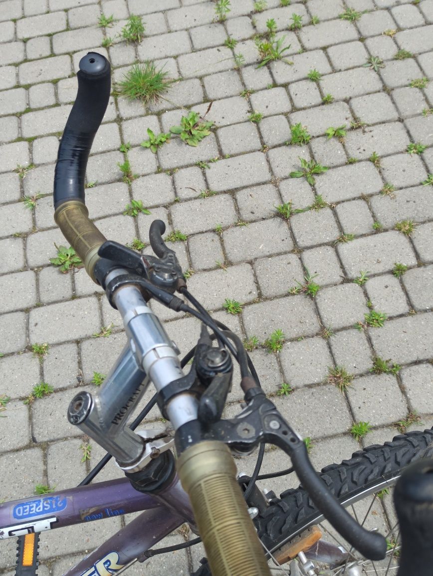 Rower górski MTB, terenowy, fioletowy.