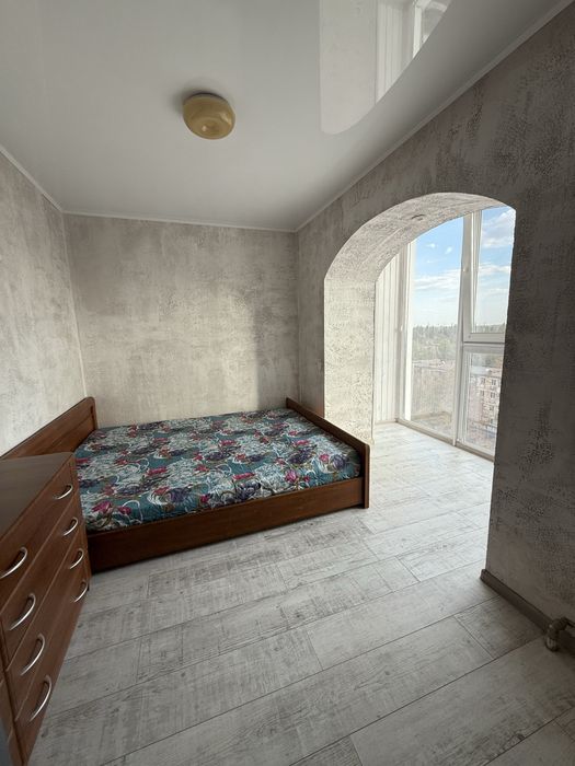 Продам 2-кімнатну квартиру-студію з євроремонтом Автовокзал Кривий Ріг