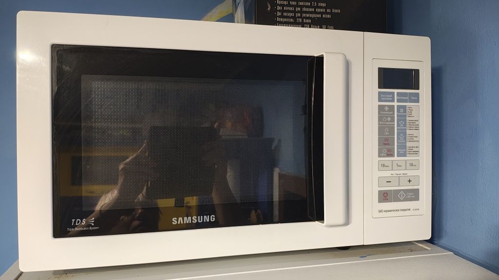 Мікрохвильовка Samsung. Микроволновка