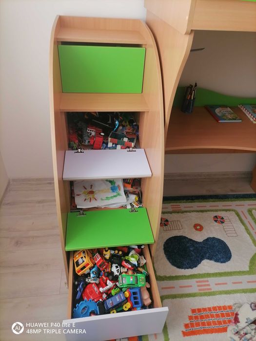 Комплект дитячих меблів