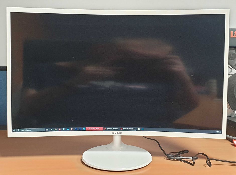 Monitor Samsung C32F39FWU - Full HD, używany, w bardzo dobrym stanie
