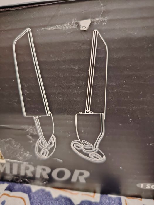 Espelhos novos na caixa rebatíveis dá para adaptar em várias motas.