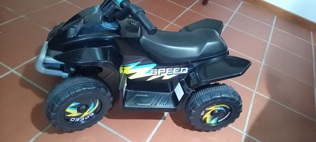 Moto 4 criança a bateria