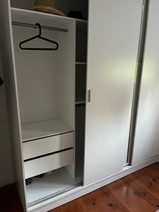 Vendo 2 roupeiros juntos ou separados