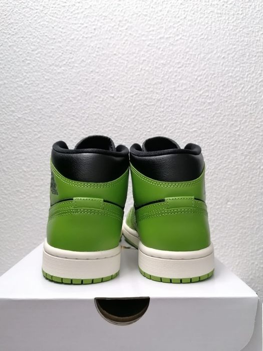 Air Jordan 1 Mid Green Tea Black