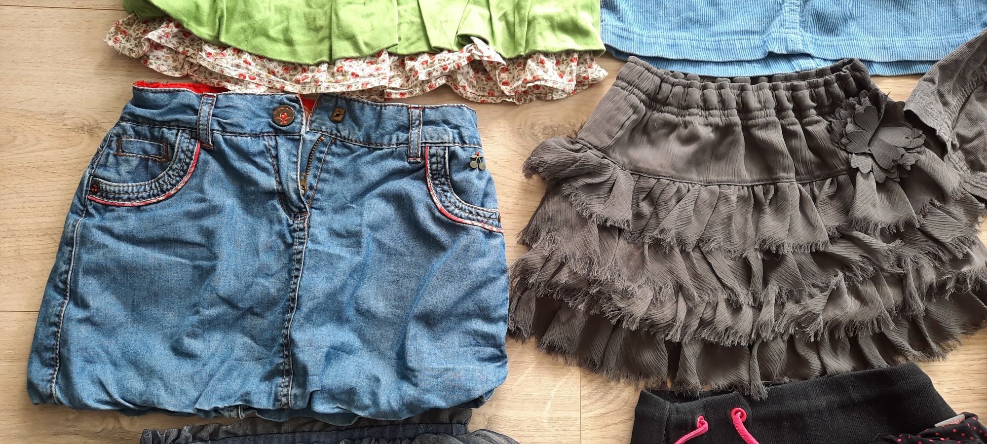 6 spódniczek plus 2 gratis 110 116 zara coccodrillo sergent major Rese