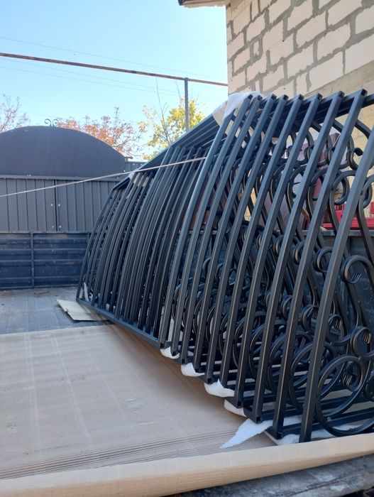 Продам козырек над дверью