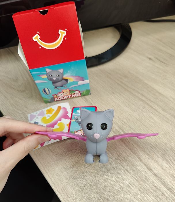 Brinquedo “Adopt Me!” McDonald’s | Gato