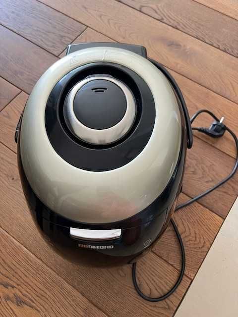 Multicooker Redmond RMC-151E