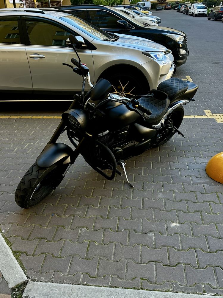 Suzuki Intruder VS800
