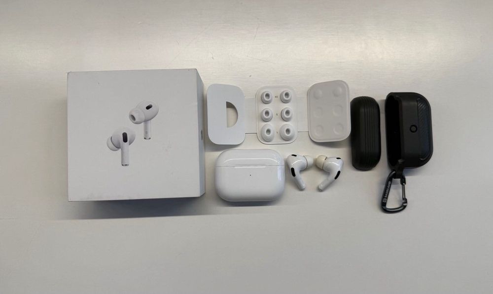 Apple AirPods Pro 2 MagSafe with Charging Case USB-C