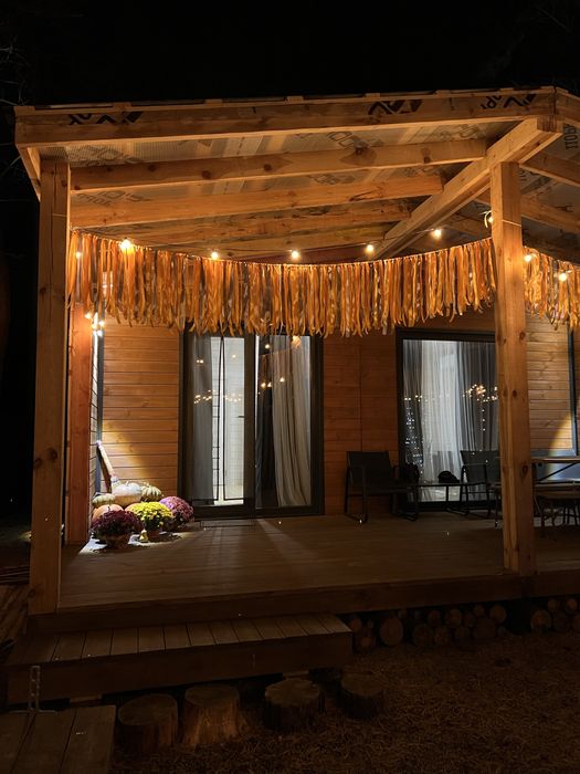 Декоративна гірлянда з атласних стрічок