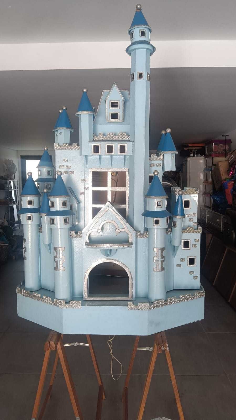 Castelos Disney/princesas príncipes/Mikey Mouse. 2 unidades no total