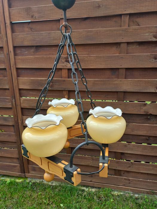 Żyrandol drewniany z okuciami *trzyramienny