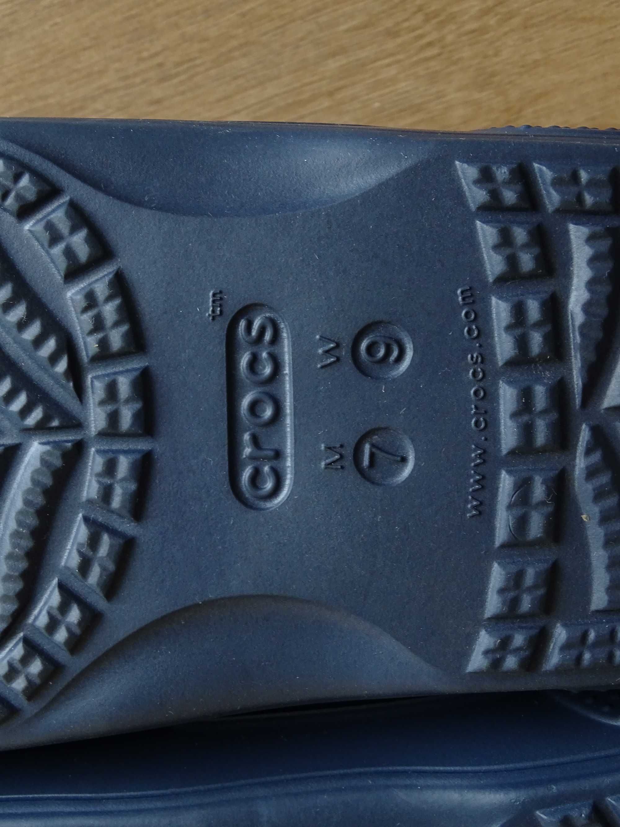 Шльопанці / сабо  Crocs