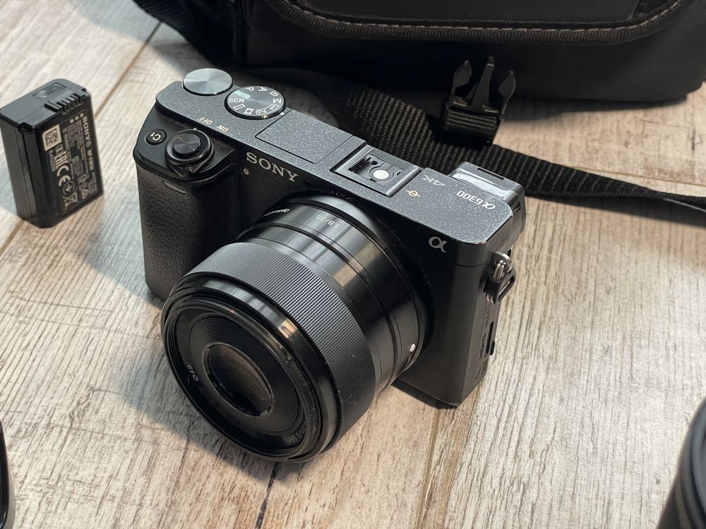 Sony a6300 + obiektywy i więcej: Pełny zestaw do filmowania i zdjęć