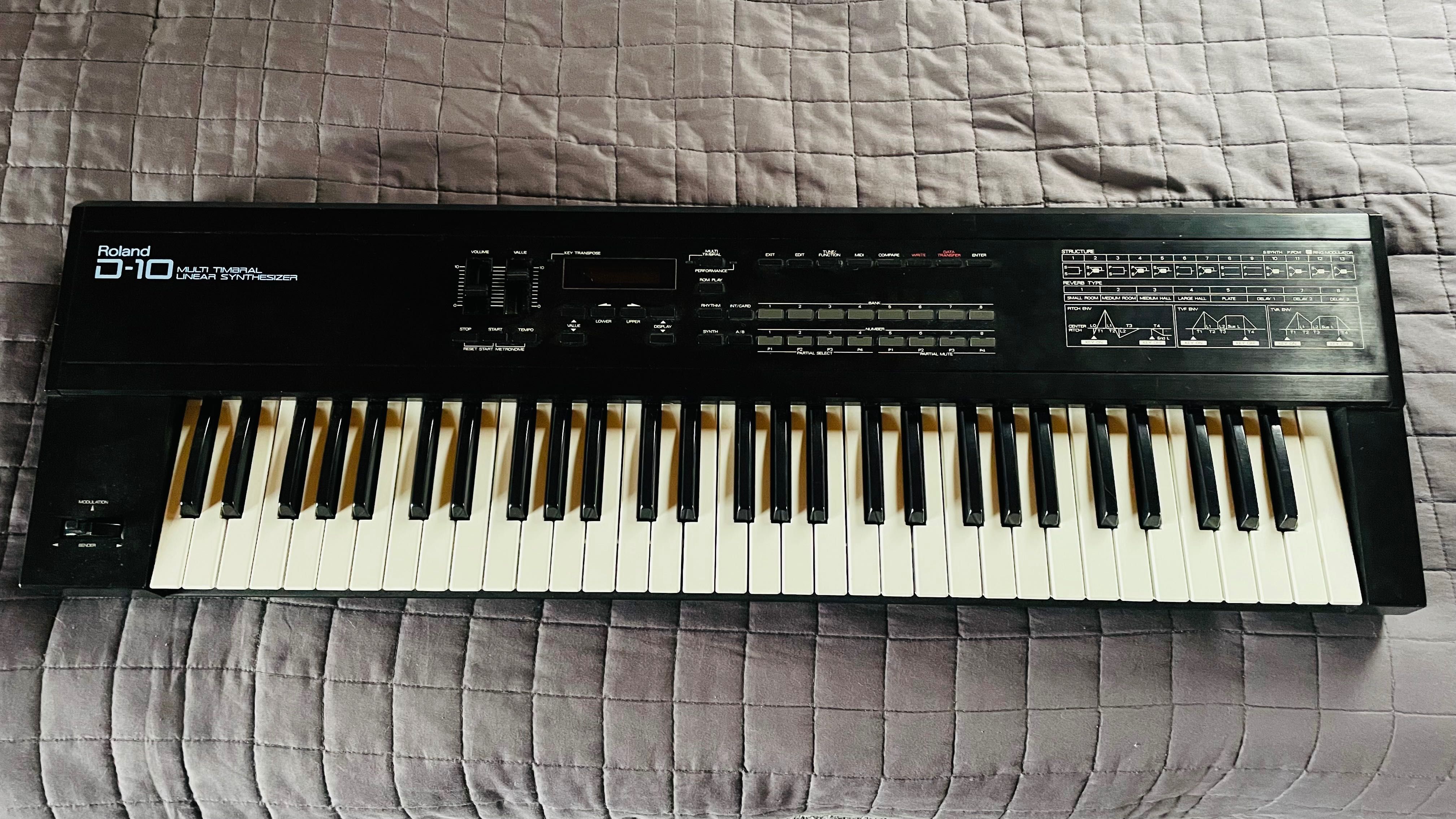 Roland D10 Kultowy syntezator z lat 80