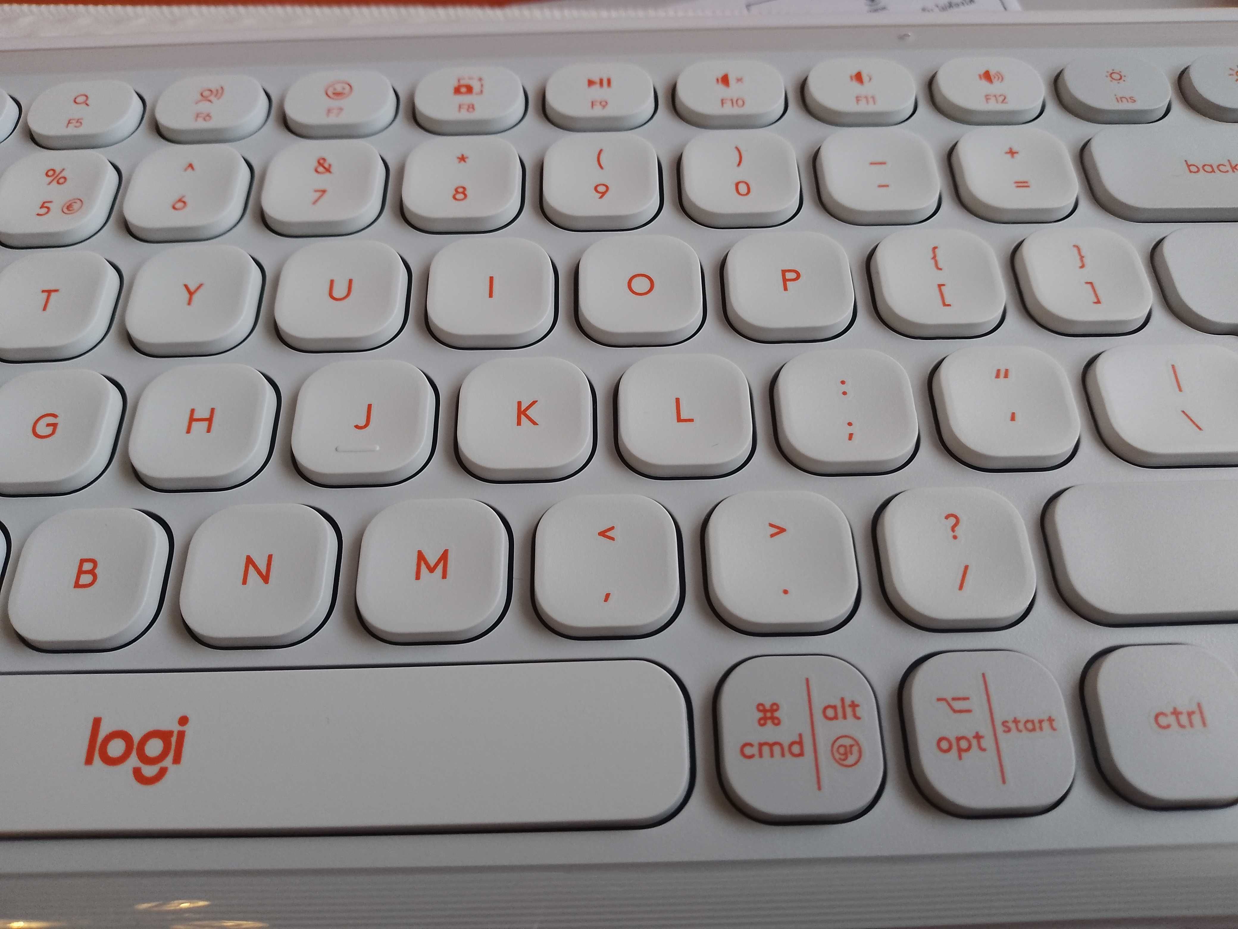 Zestaw Logitech POP Icon Combo (klawiatura + mysz).
