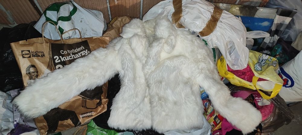 Futerko, kożuszek do ślubu rozm.M kolor ecru