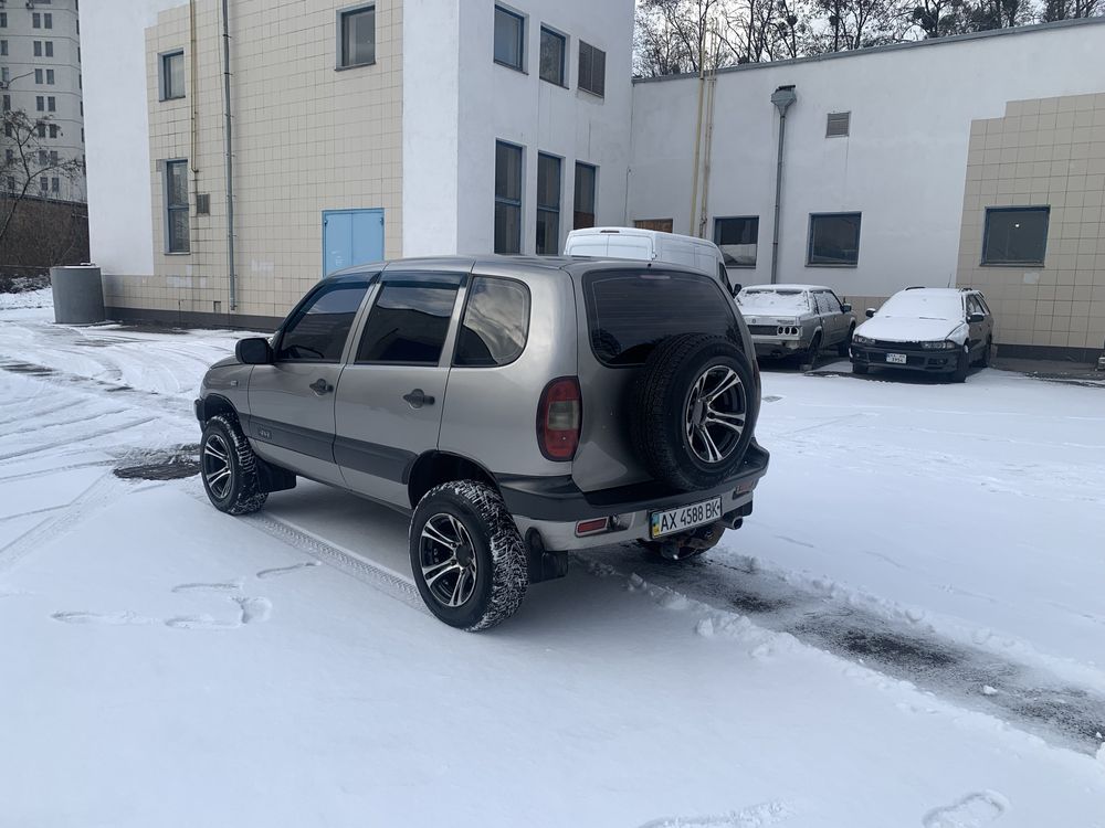 Продам ниву шевроле