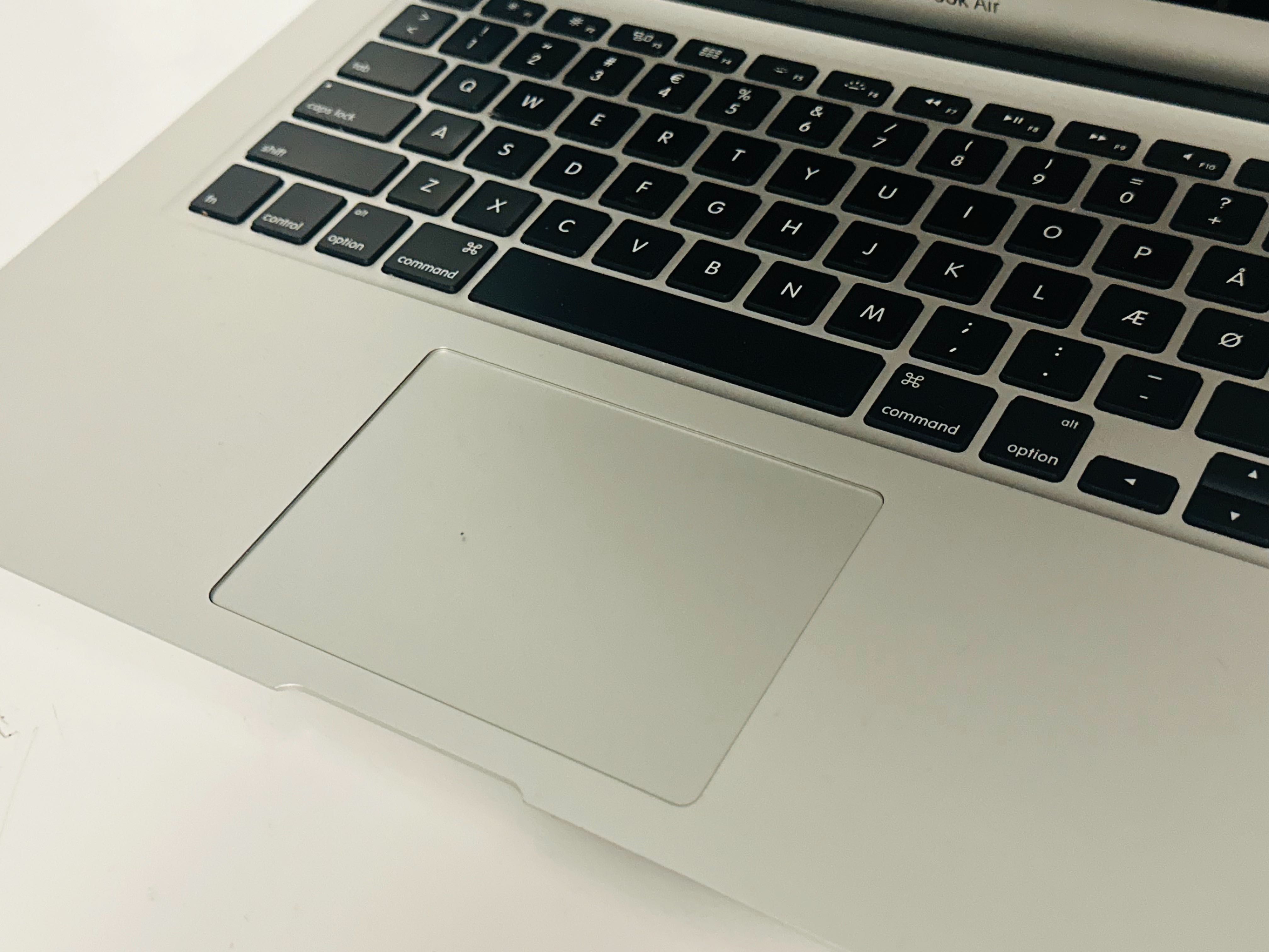Apple MacBook Air 13 2014 i5 4GB RAM 128GB SSD Silver