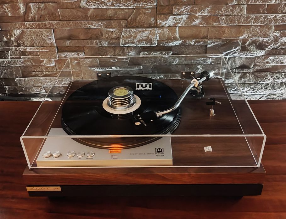 Gramofon Marlux MX-86 Unikalna, ręcznie robiona pokrywa z logo.