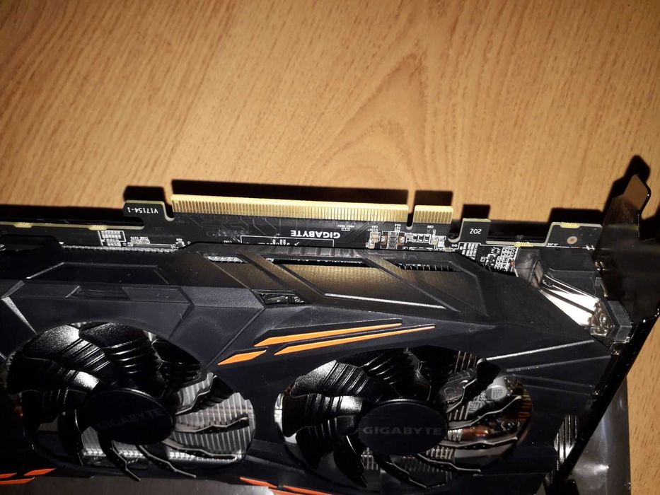 Продам Відеокарту Gigabite GTX 1070 в ідеальному стані