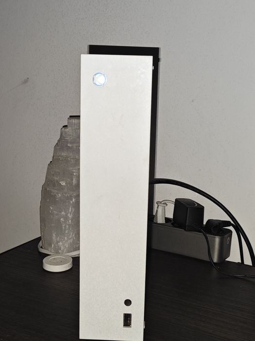 Xbox Series S 512Gb com 2 comandos baterias e carregador.