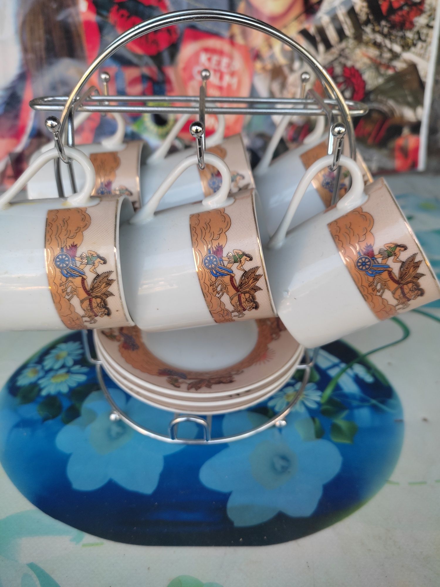 Продам сервиз чайный,кофейный