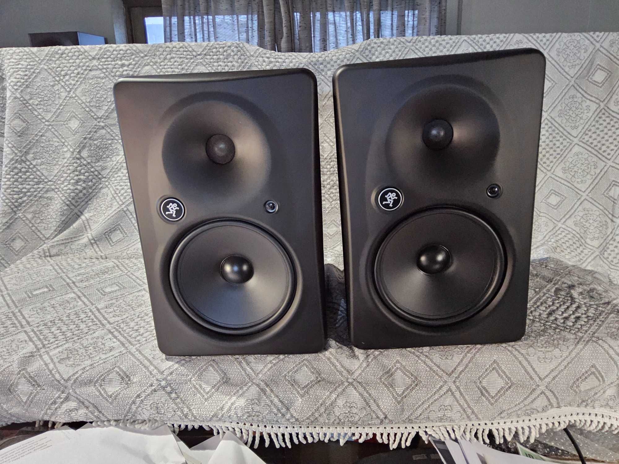 Colunas Monitoras De Estúdio SEMI-NOVAS  REFERENCE   MACKIE HR 824 MK2