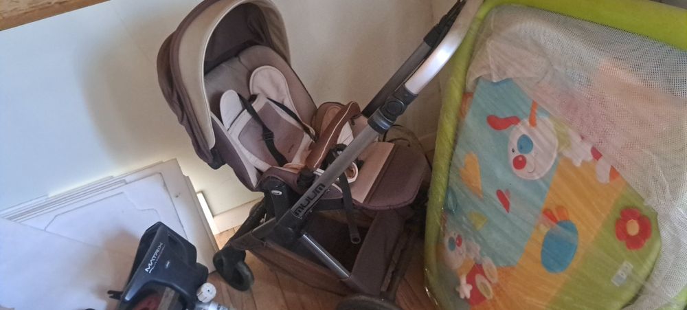 Carrinho de bebé,  ovo e isofis