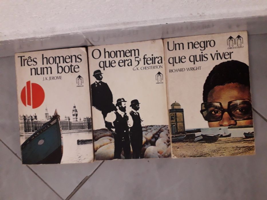 Vários títulos de livros