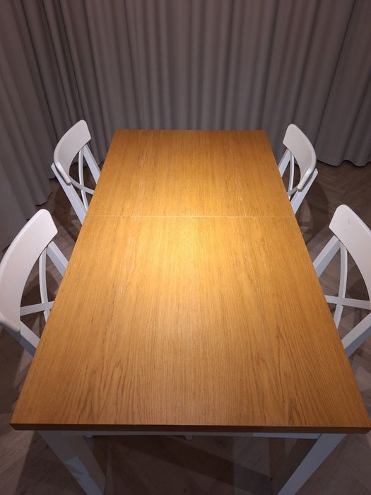 Drewniany stół i krzesła Ikea rosentrop