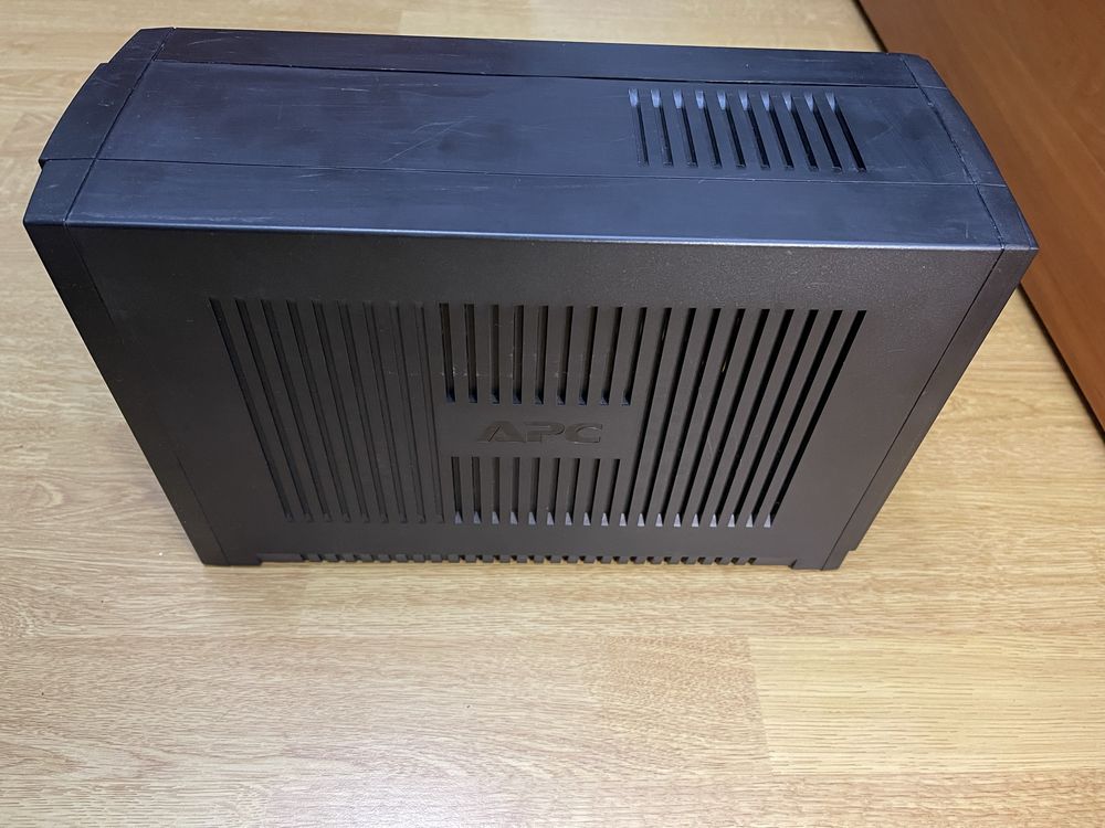 Apc Back-UPS 1400