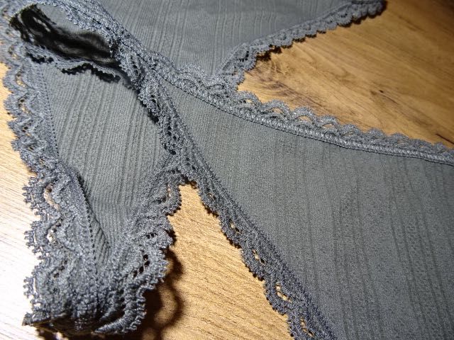Primark 2 x stringi khaki nowe L