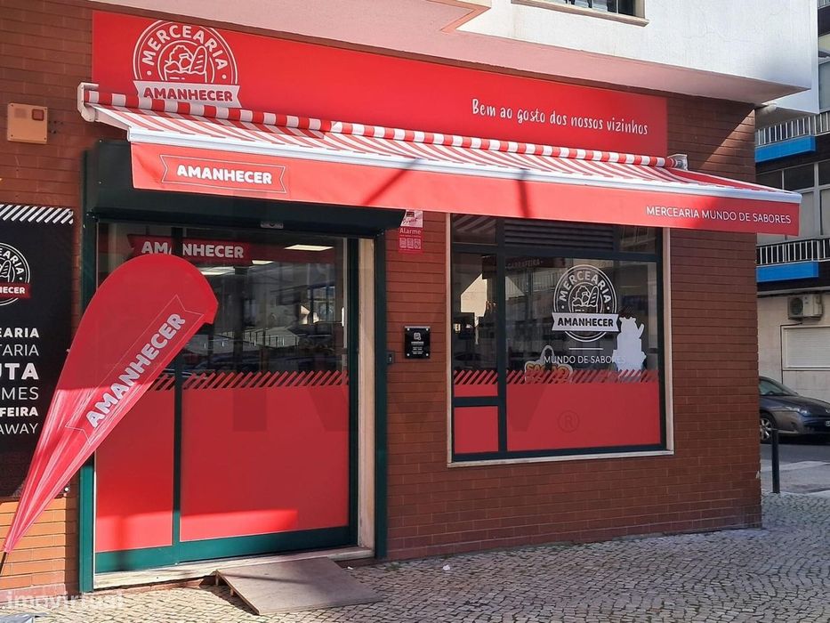 Supermercado para trespasse no Parque das Nações