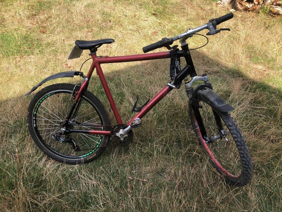 Велосипед робочий, один спортивный. Другой простой