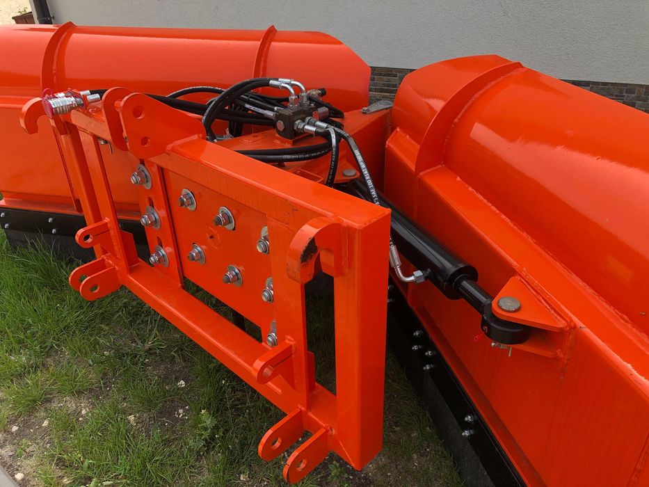 Pług do utrzymania dróg strzałka - metaltechnik Dostawa pod dom