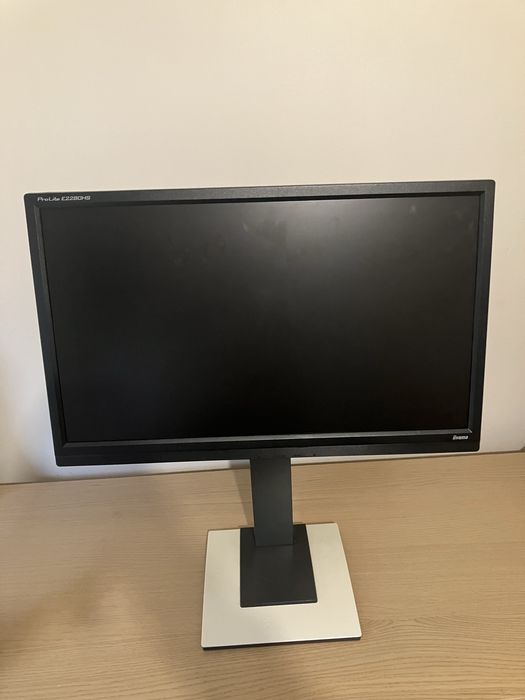Monitor iiyama 18 cali