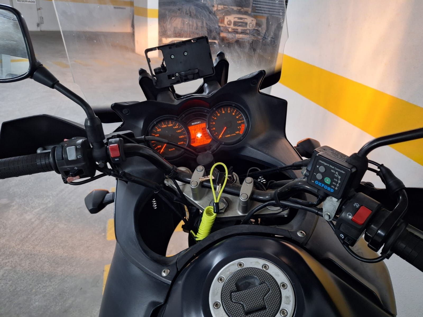 Suzuki v-strom 650 - ano 2005
