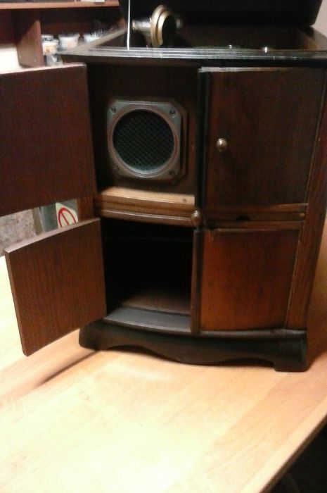 stary patefon Paillard/ szafkowy /