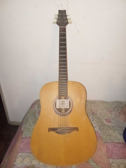 guitarra Lâg 4 Seasons Spring