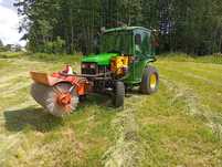 John Deere 4400 zamiatarka komunalny