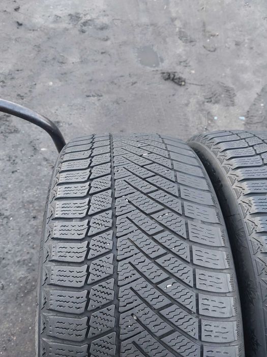 Opony zimowe 225.50.17 Continental