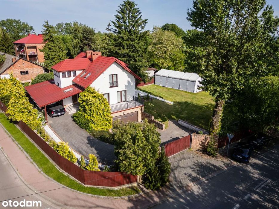 Przestronny rodzinny dom z garażem i dużą działką - 0% prowizji