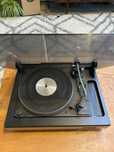 Gramofon ELAC 842