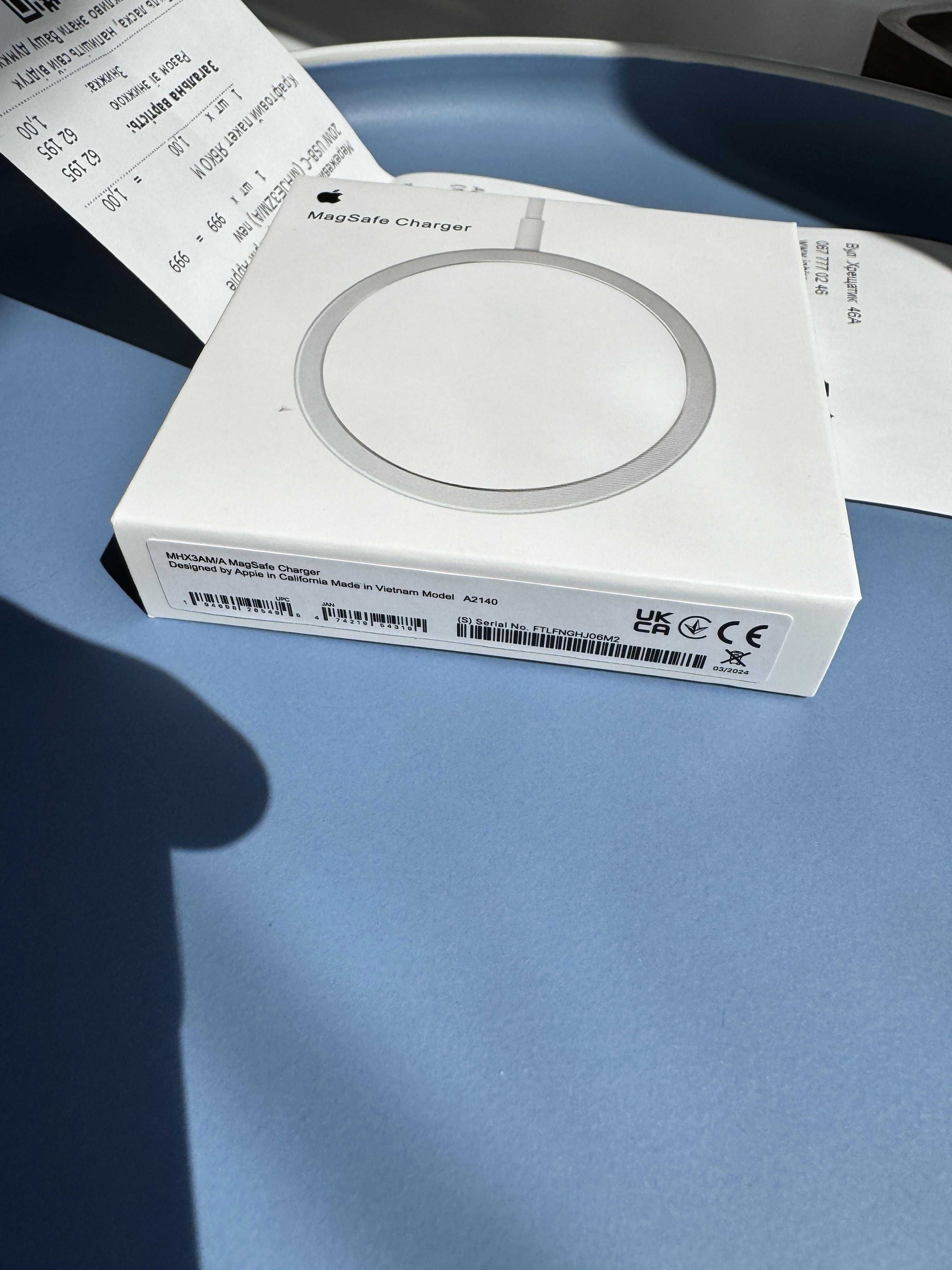 На пломбах Apple беспроводная зарядка MagSafe для iPhone новый