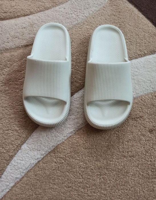 Капці в пологовий будинок