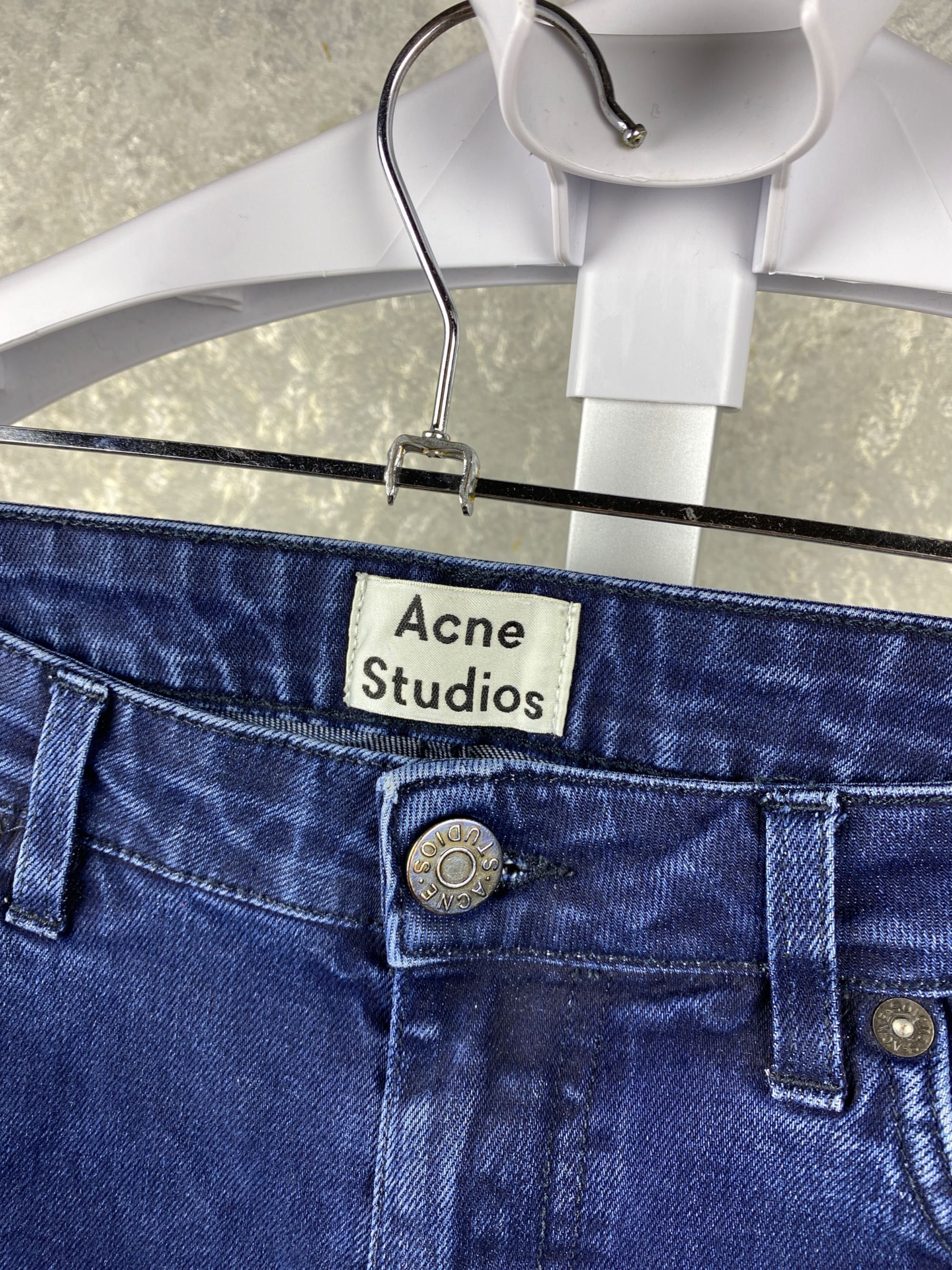 Женские синие короткие джинсы Acne Studios 34